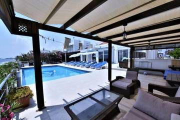 Villa for 12 People in Northern Cyprus, Cyprus, Photo 1