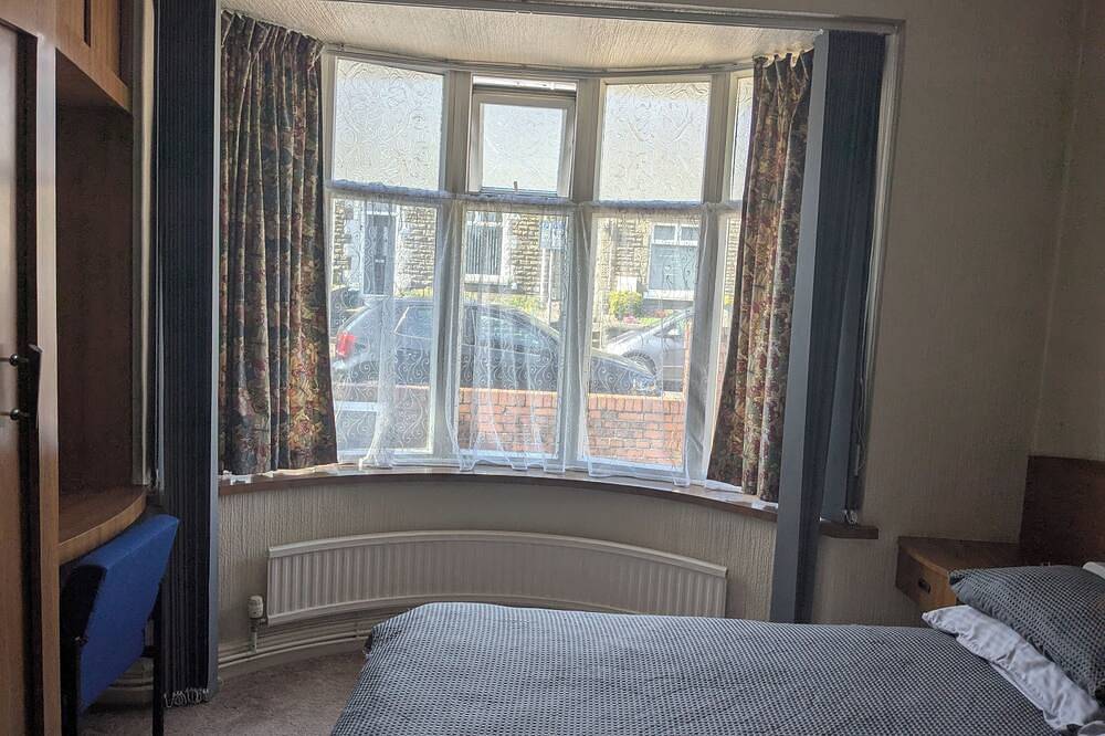 4 Bedroom bungalow in Swansea. Just a shot drive to Mumbles and great beaches. in Swansea, Región de Swansea