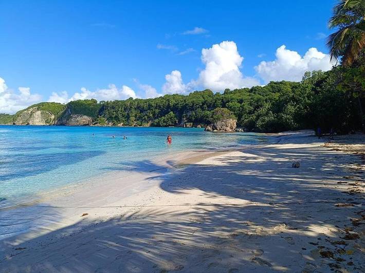 Gîte pour 2 personnes, avec piscine ainsi que terrasse et jardin, adapté aux familles dans Plage de Petit-Havre - 2