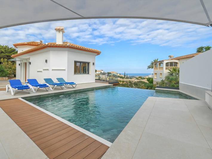 Villa für 6 Personen, mit Terrasse und Whirlpool in Dénia