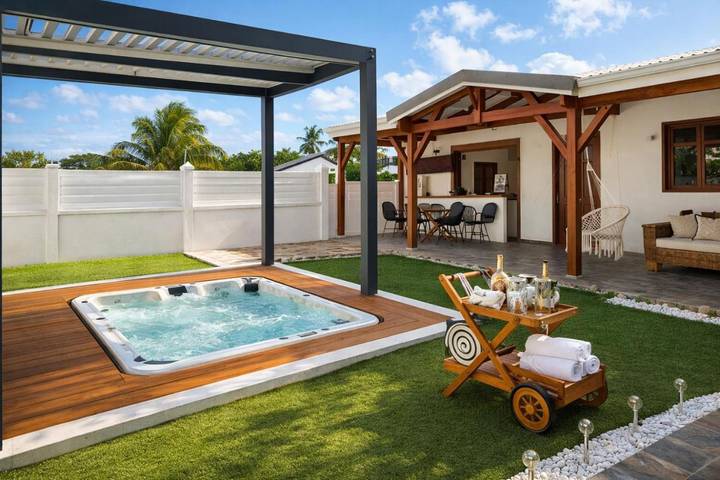 Chalet para 4 personas, con jardín y jacuzzi, Se admiten mascotas - 1