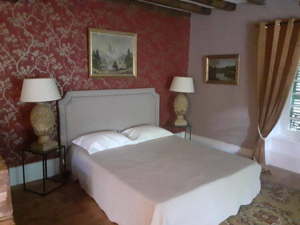 Family Room with Bathroom in Ferrières-sur-Sichon, Région de Vichy