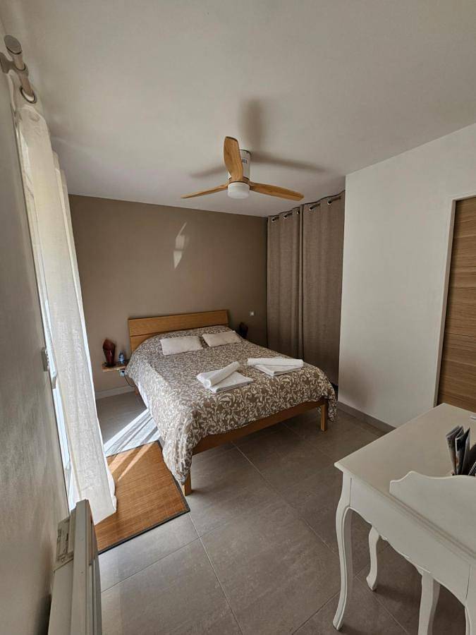 Chambre d’hôte pour 2 personnes, avec terrasse ainsi que jardin et piscine à Carcès - 2