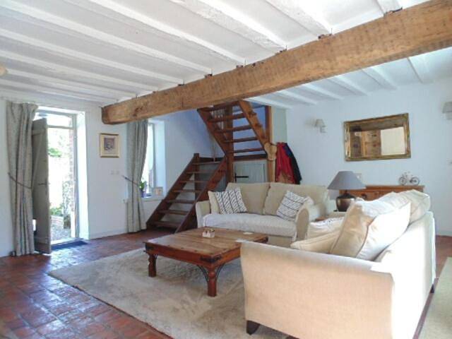 Location de vacances pour 4 personnes, avec terrasse ainsi que vue et piscine à Cromac - 3