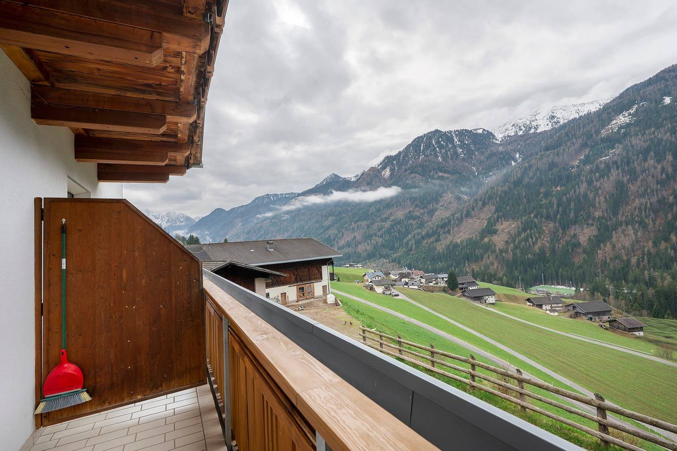 Ganze Wohnung, Apartment 'Mair Am Tinkhof Feldwohnung' mit Bergblick, privater Terrasse und Wlan in Mühlwald, Zillertaler Alpen