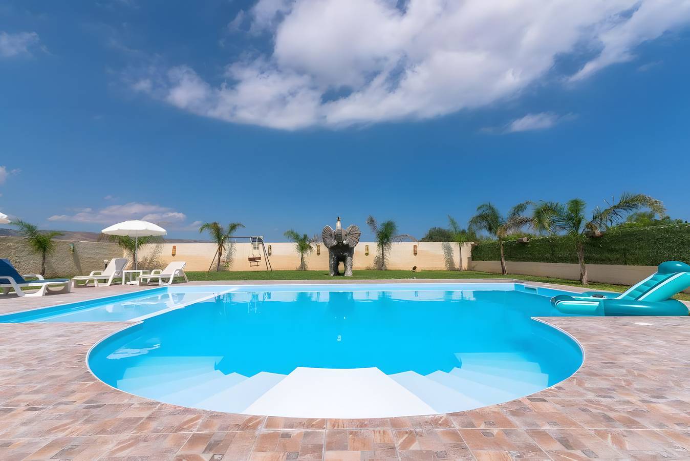 Villa 'Jungle Holiday' mit privatem Pool, Wlan und Klimaanlage in Noto, Avola