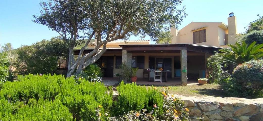 Casa de vacaciones para 4 personas, con terraza además de vistas y jardín - 1