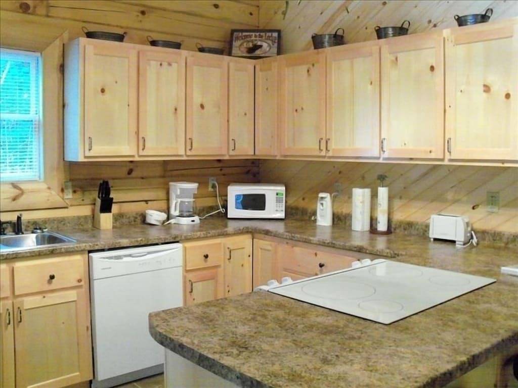 \"The Bear's Den\", abgelegen, gehobene Kabine, 3 Br, 2 Ba in Big South Fork National River and Recreation Area