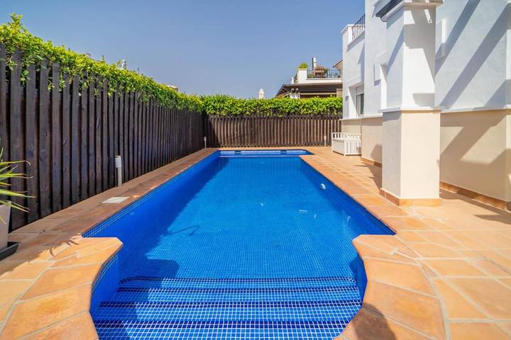 Chalet para 4 personas, con terraza además de piscina y jardín en Campo de Cartagena - 3