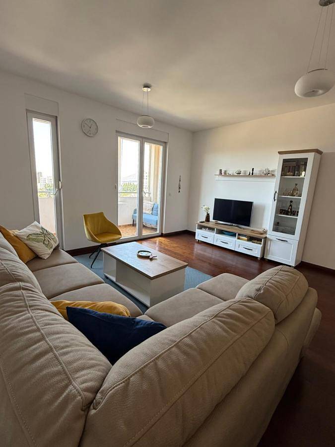 Ferienwohnung für 4 Personen, mit Ausblick und Balkon in Bar