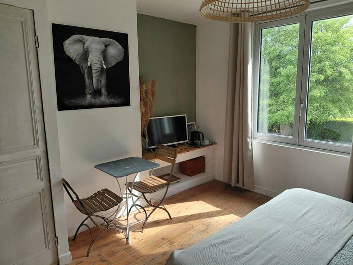 Appartement de vacances pour 2 personnes, avec vue et terrasse ainsi que piscine et jardin