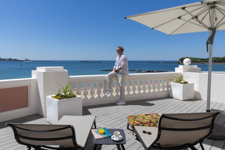 Hôtel pour 4 personnes, avec Terrasse et Jacuzzi ainsi que Piscine et Sauna dans Casino La Pergola - 2