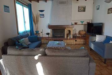 Gîte pour 8 personnes, avec jardin, animaux acceptés à Fontrabiouse