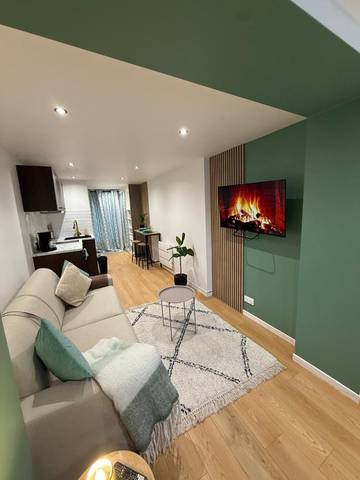 Gîte pour 2 personnes, avec terrasse à Bagneux