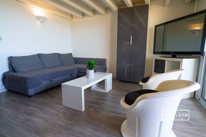 Apartamento entero, Riboleys - T2 climatisé avec piscine face à la mer in Vias Plage, Vias