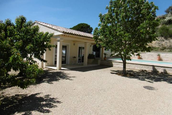 Location de vacances pour 2 personnes, avec piscine ainsi que jardin et vue à Valensole - 2