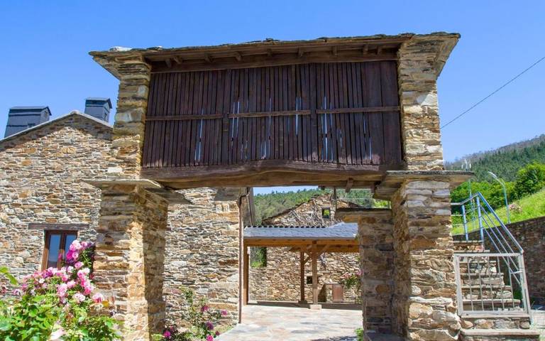 Apartamento de vacaciones para 5 personas, con terraza además de jardín y vistas en Eo-Navia - 3