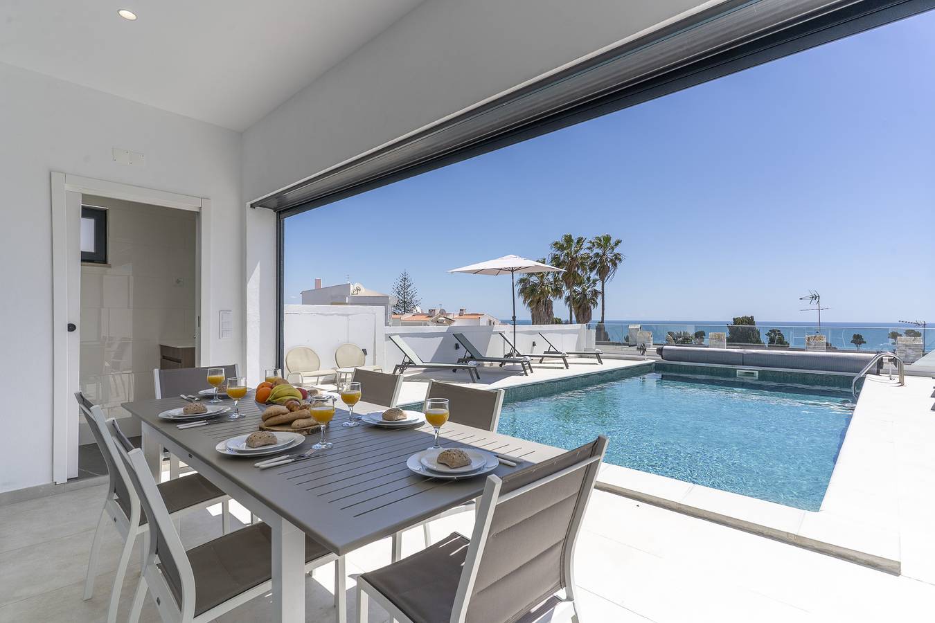 #285 Sea View Villa | Jacuzzi & Large Pool in Albufeira, Faro Distrikt