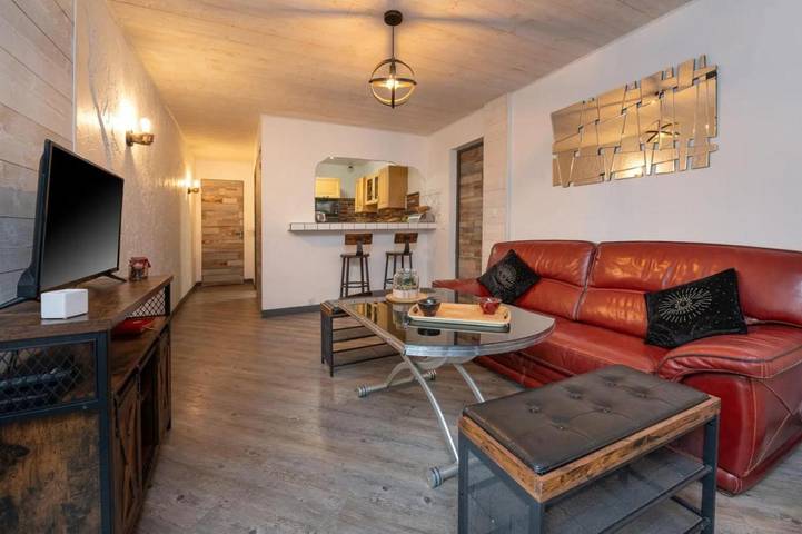 Location de vacances pour 4 personnes, avec jacuzzi ainsi que piscine et jardin, animaux acceptés à Meslan - 2