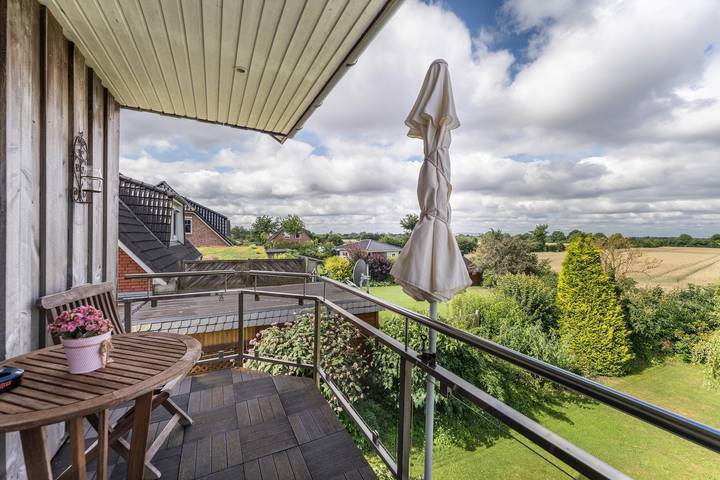 Hel lägenhet, Apartment 'Am Rande Neumünsters' with Balcony in Neumünster, Schleswig-Holstein Binnenland