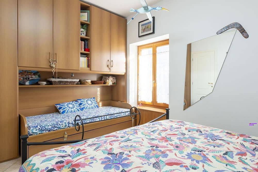 Appartement entier, Joli appartement pour 4 personnes avec Wifi et balcon in San Bartolomeo al Mare, Riviera di Ponente