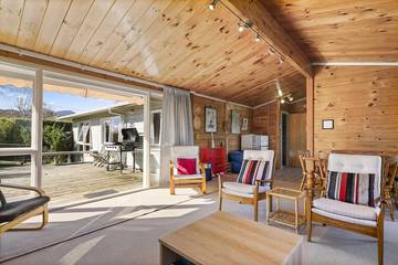 Holiday Home for 6 People in Taupo, Taupo District, Photo 2