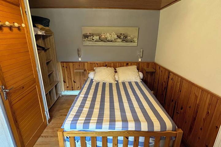 Large chalet at the foot of the slopes in Le Lioran, Laveissière