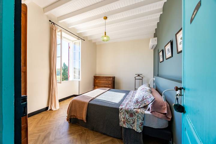 Casa de huéspedes «Château Haut Cazevert» con piscina privada, Wi-Fi y aire acondicionado in Blasimon, Región de Langon