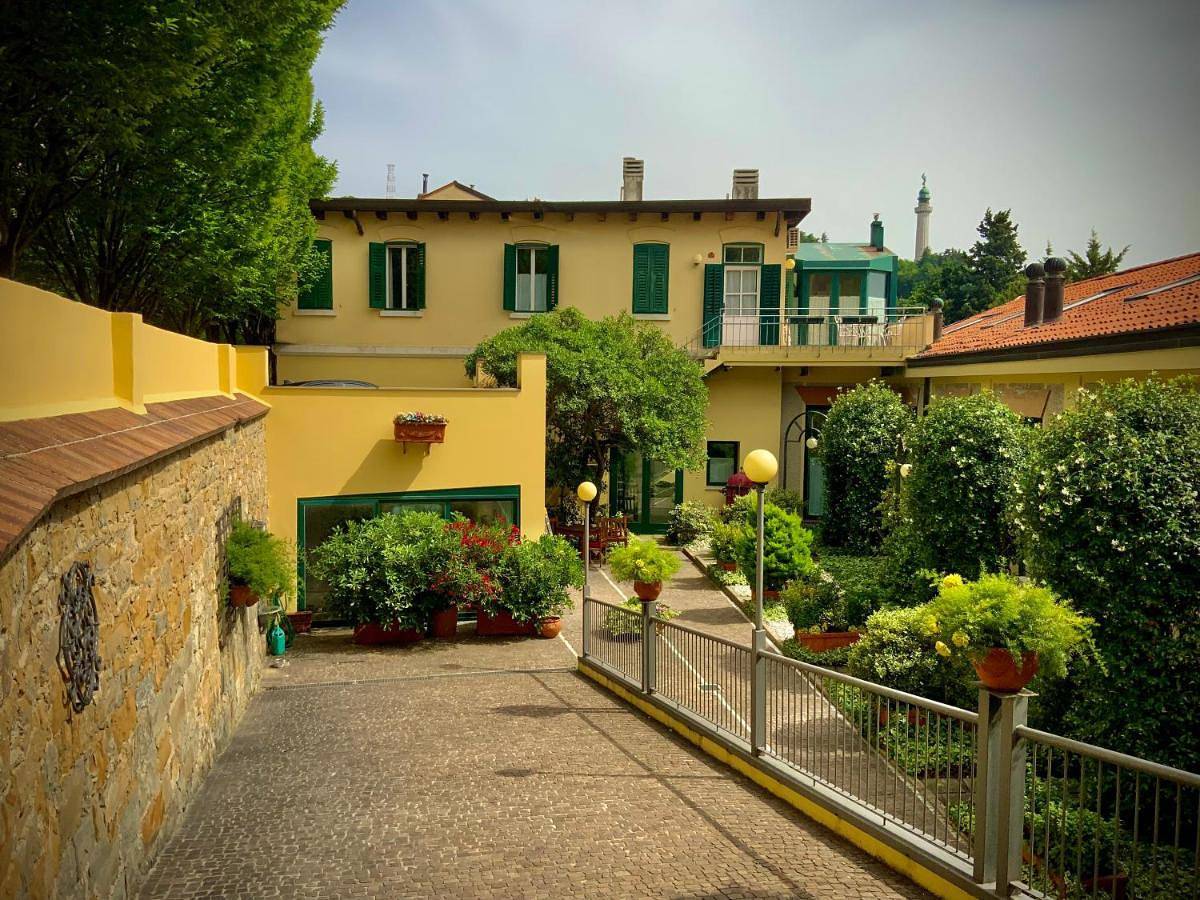 Le Residenze dei Serravallo in Triest, Triest Provinz