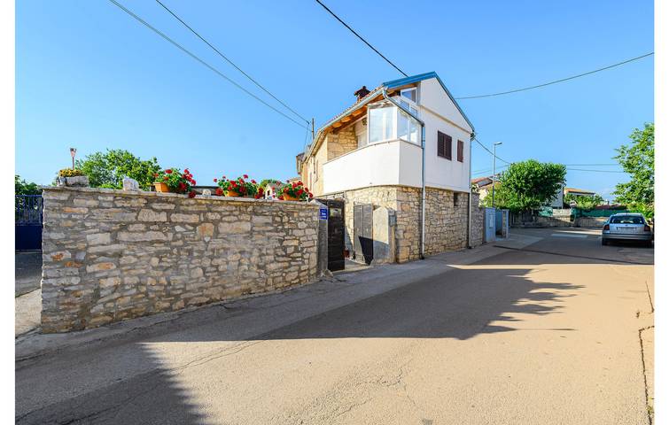 Ferienhaus für 2 Personen, mit Terrasse in Zentralistrien
