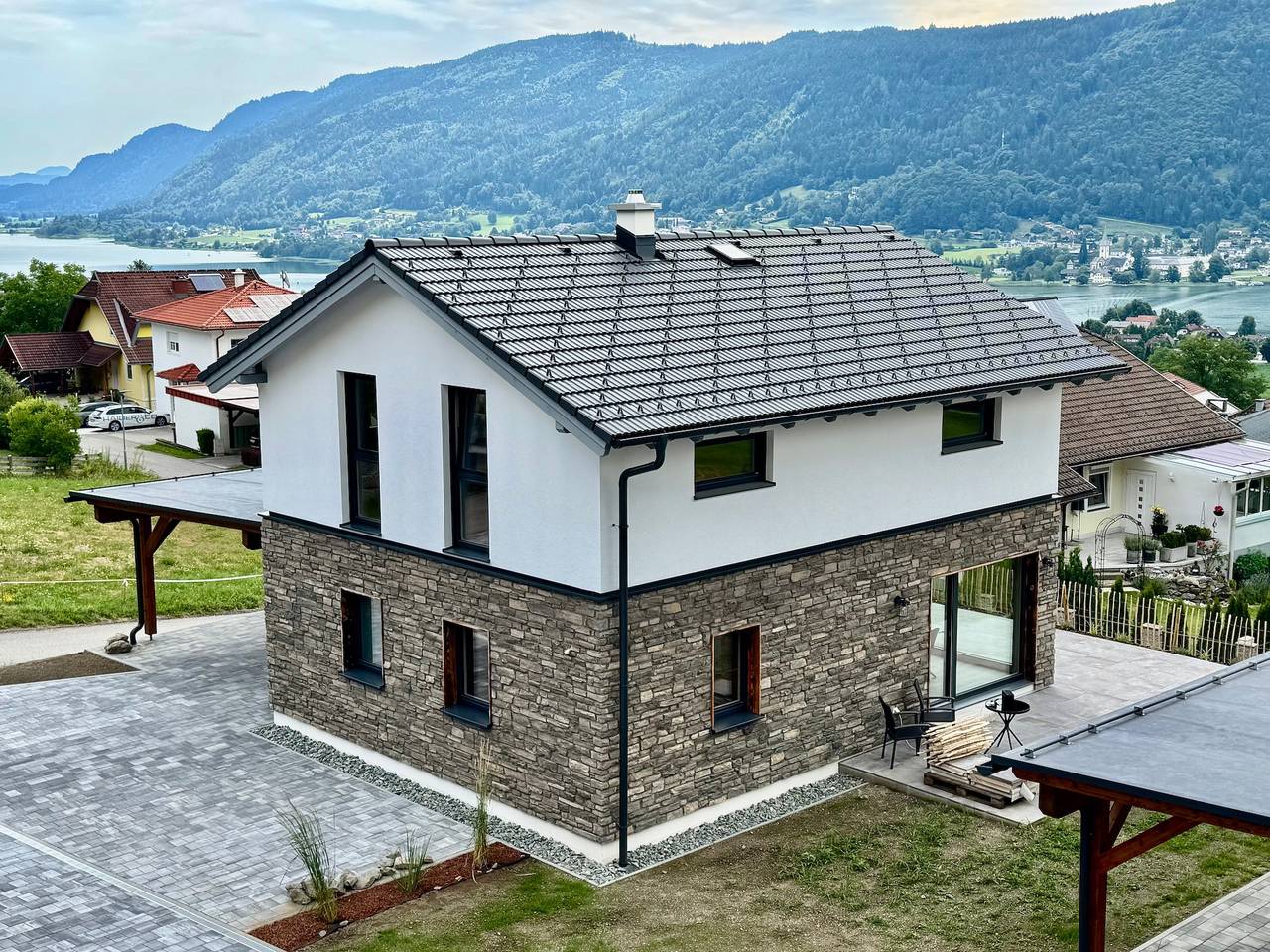 Casa de Férias 'Steinrose' com Vista para o Lago, Terraço Privado e Wi-Fi in Steindorf am Ossiacher See, Gerlitzen