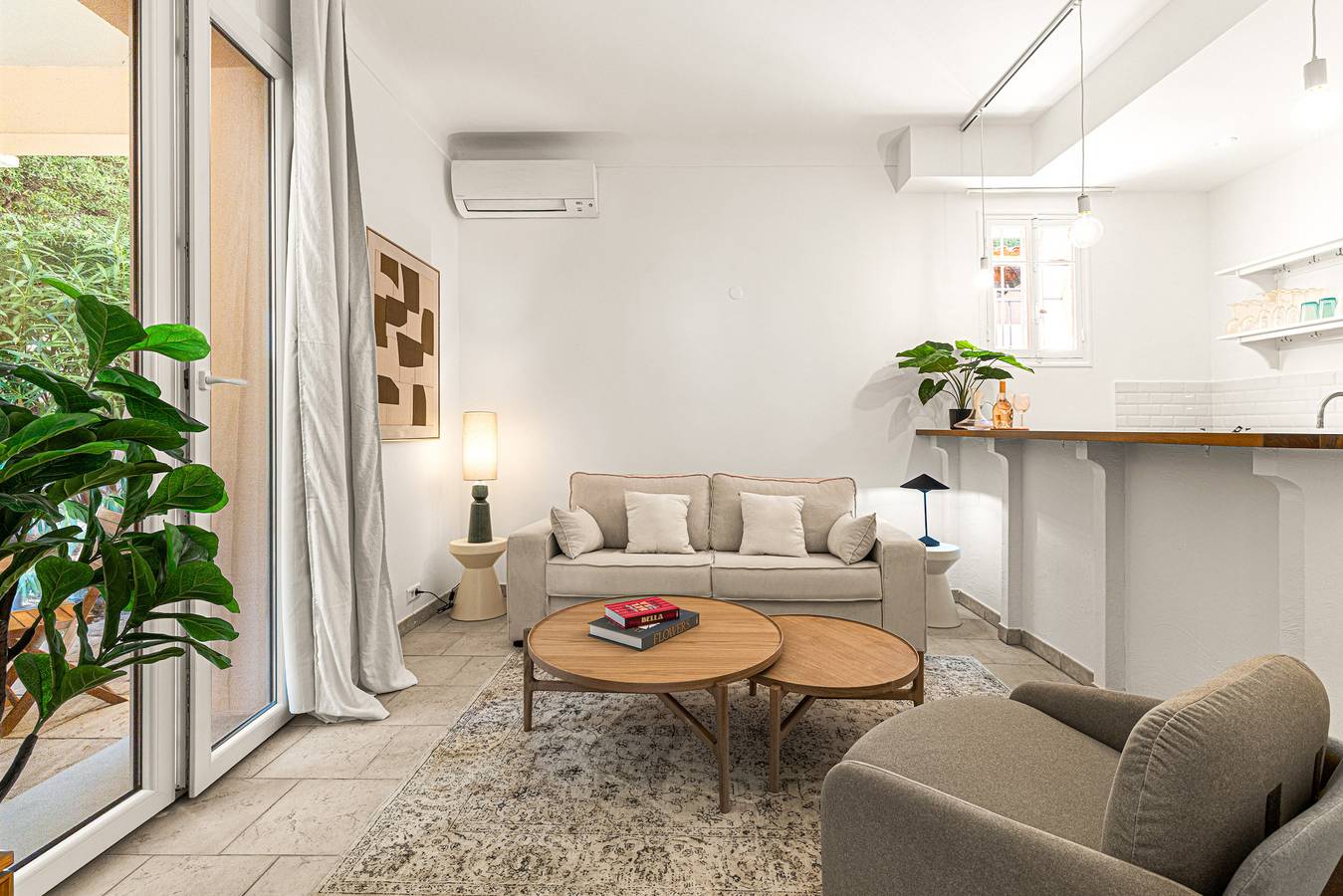 Apartamento entero, 625 Liberation - Lot 3 in Saint-Laurent-du-Var, Costa mediterránea (Francia)