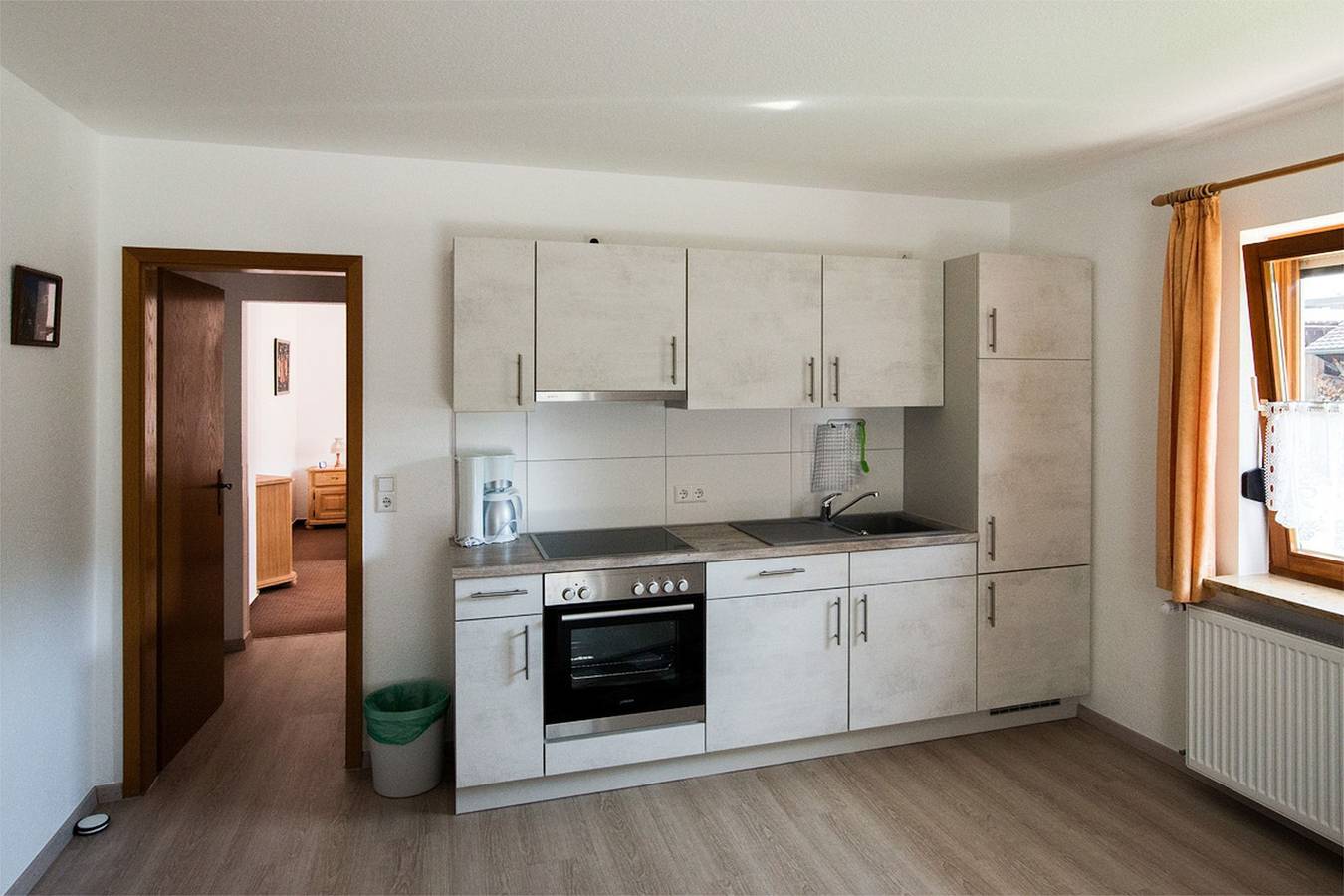 Ganze Wohnung, Ferienwohnung 3, 46m²  mit privater Terrasse, Gemeinschaftsgarten und Wi-Fi in Nonnenhorn, Bayerisch Schwaben