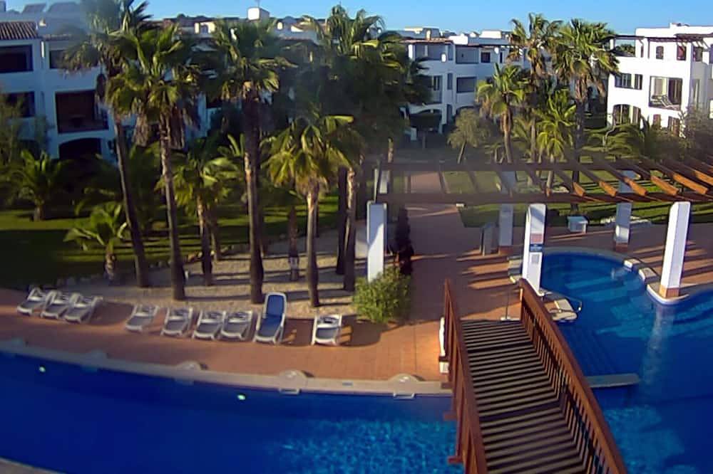 Entire apartment, Beautiful penthouse apartment in exclusive resort with fantastic pool in Cala d'Or, Santanyí