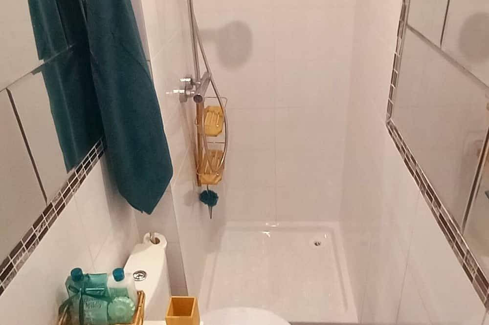 Entire apartment, Appartement Neuf Proche Eurodisney, Paris & Rer E in Pontault-Combault, Seine-et-Marne