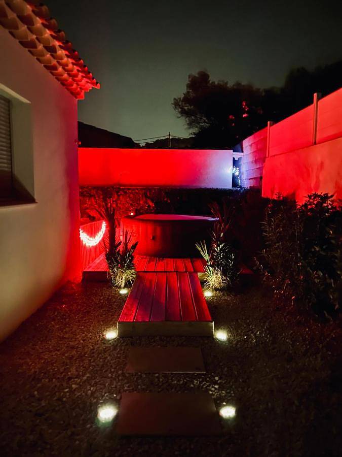 Chalet para 6 personas, con jacuzzi y terraza además de piscina y jardín, Se admiten mascotas - 1