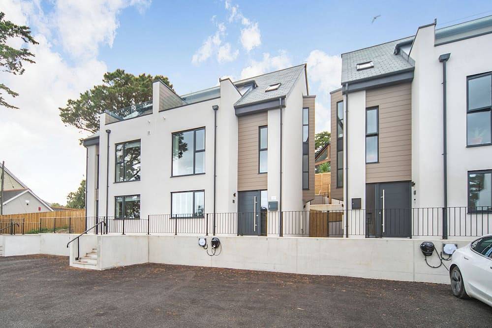 Glamping for 6 People in Newquay, Cornwall