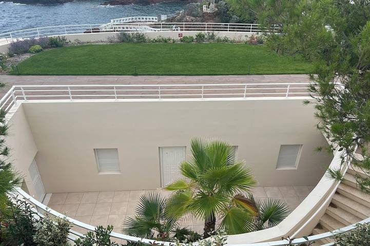 Appartement entier, Appartement F2 dans résidence pieds dans l'eau in Le Trayas, Saint-Raphaël