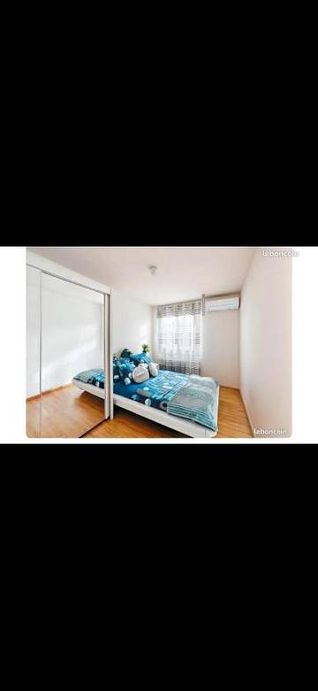 Location de vacances pour 3 personnes, avec terrasse à Saint-Bonnet-de-Mure