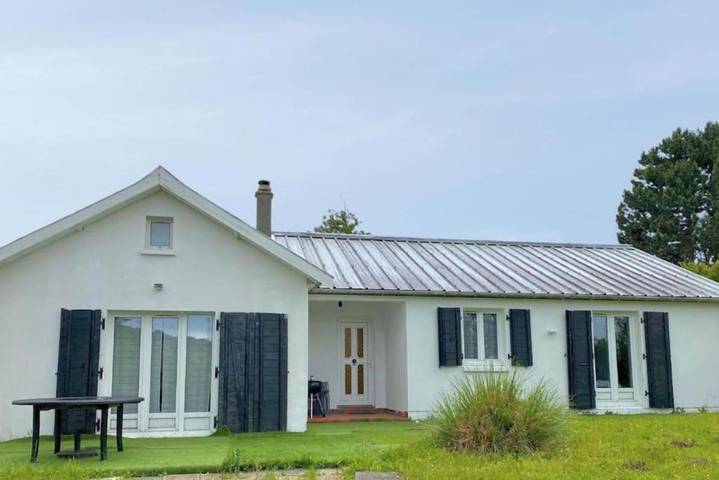 Location de vacances pour 8 personnes, avec vue et jardin dans Plage Saint-Martin (Saint-Martin-en-Campagne)