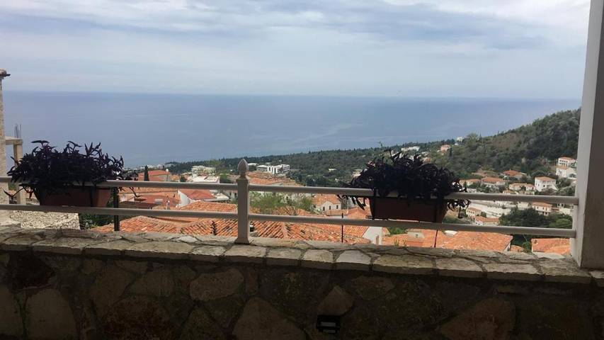 Chambre d’hôte pour 2 personnes, avec jardin ainsi que terrasse et vue dans Dhërmi - 2