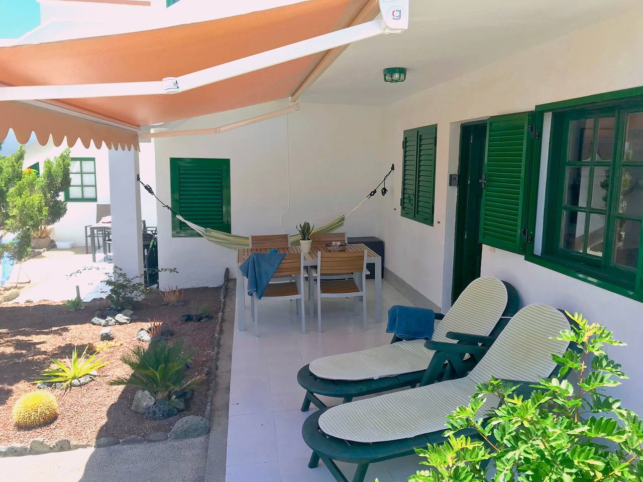 Apartamento entero, Apartamento La Piedra en jardín de palmeras, junto a la playa y el mar in El Cotillo, La Oliva