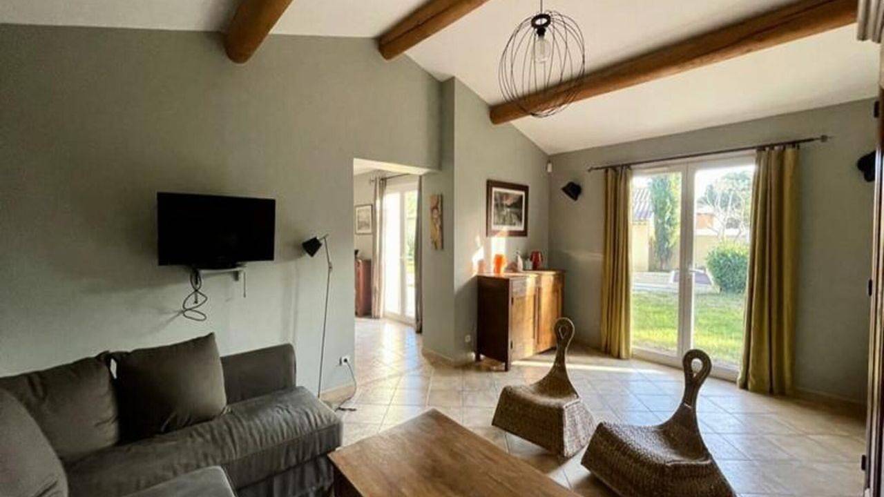Entire holiday apartment, Ferienwohnung für 8 Personen (160 m²) in Cornillon-Confoux in Cornillon-Confoux, Aix-en-Provence region