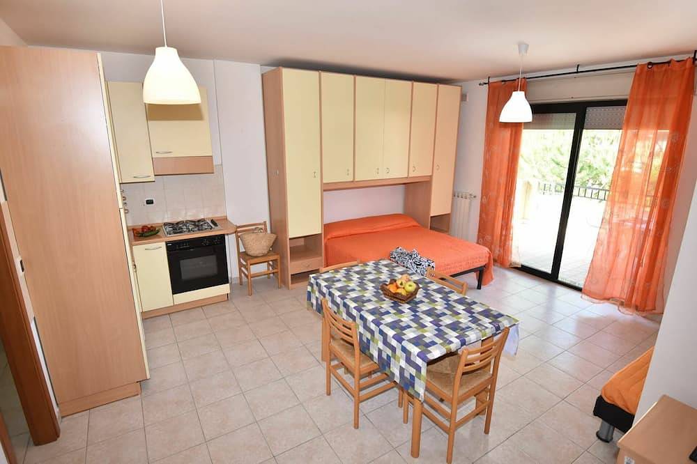Apartamento entero, Acogedor apartamento para 3 personas con Wifi, Tv, terraza, mascotas permitida y aparcamiento in Silvi, Provincia de Teramo