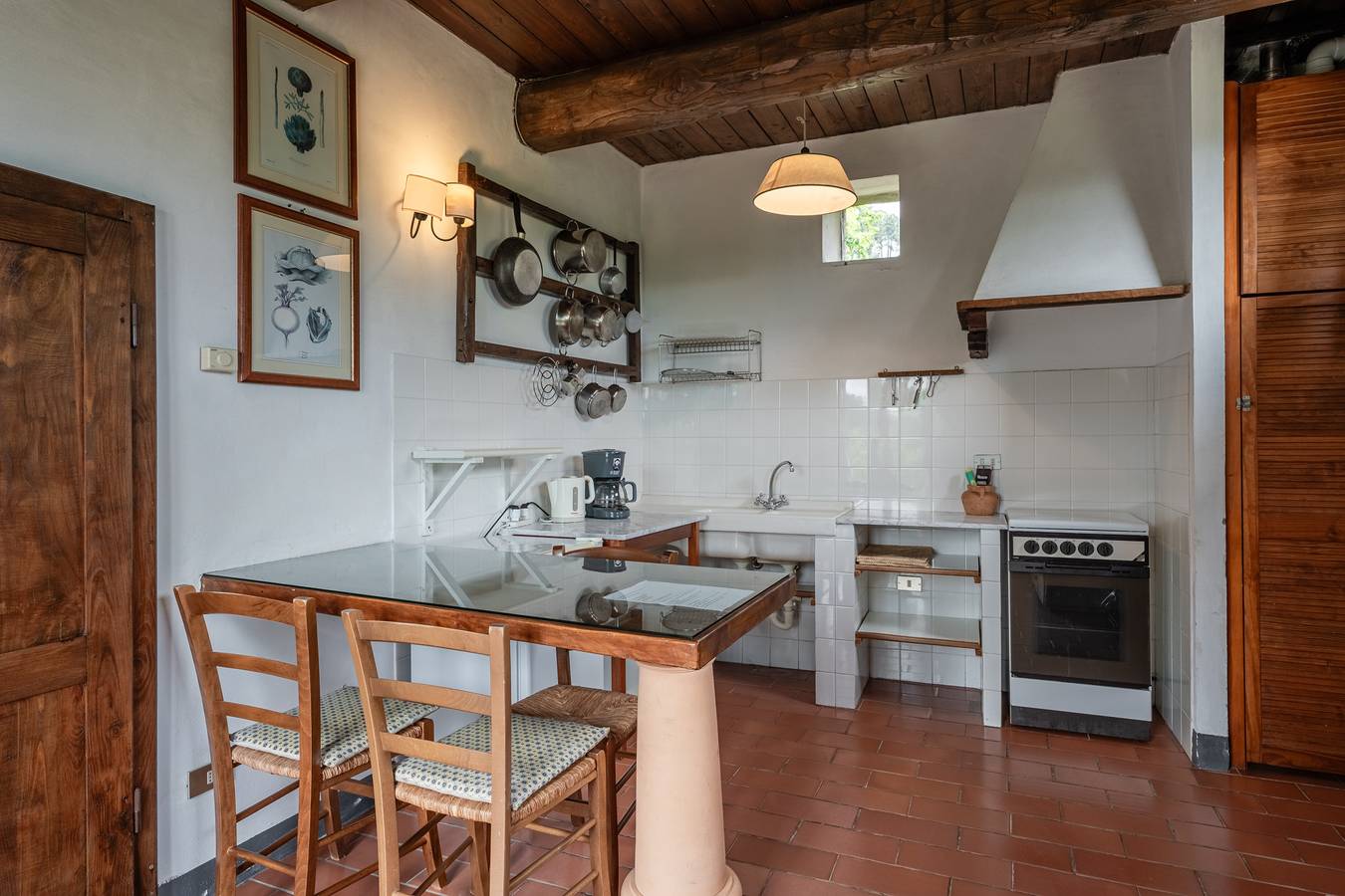 Entire apartment, Apartment 'Cima A Zano' with Mountain View, Shared Pool and Wi-Fi in Pescia, Pistoia Province