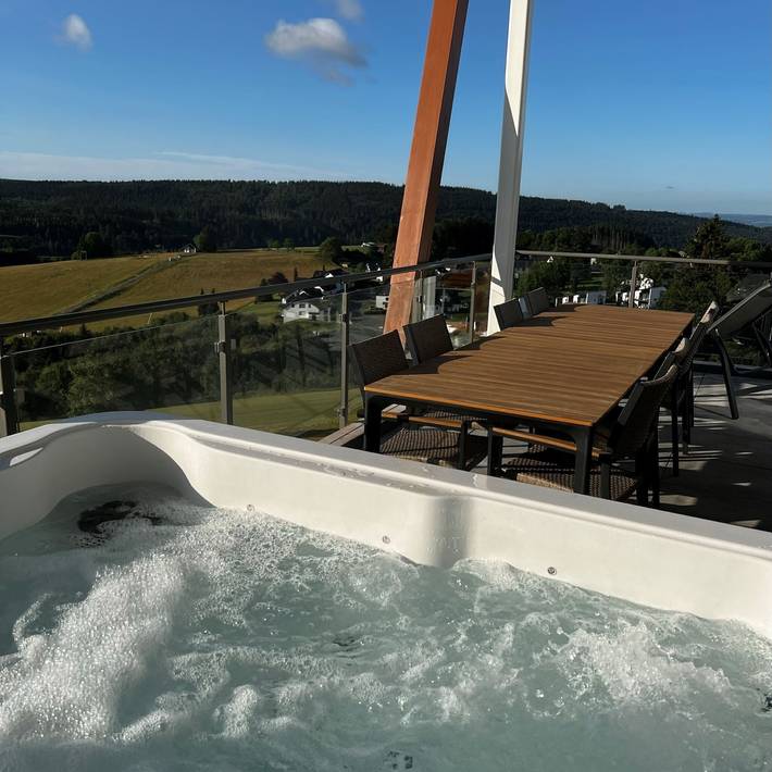 Ferienhaus für 8 Personen, mit Balkon und Whirlpool sowie Sauna in Winterberg