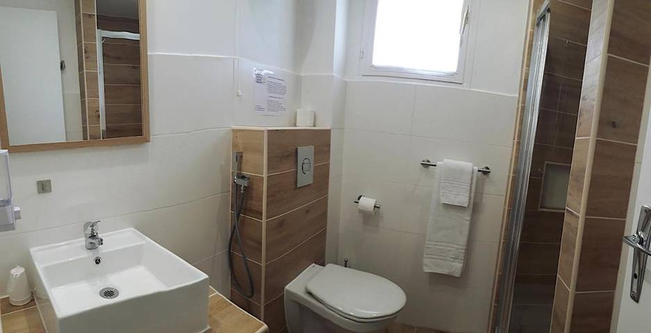 Hôtel pour 2 personnes, avec terrasse, animaux acceptés à Digne-les-Bains - 3