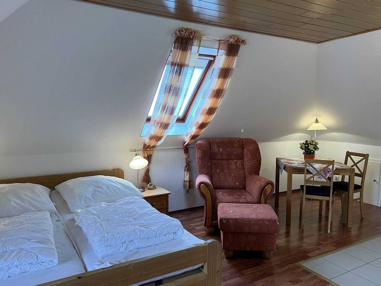 Ganze Ferienwohnung, Ferienwohnungen Schneidereit Haus Sabine - Ferienwohnung 2 in Friedrichskoog, Dithmarschen