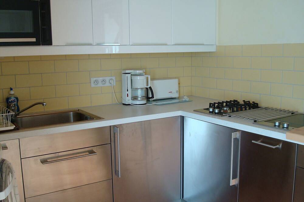 Detached house of character with garden 800m from the beach of Lestrevet in Plomodiern, Iroise