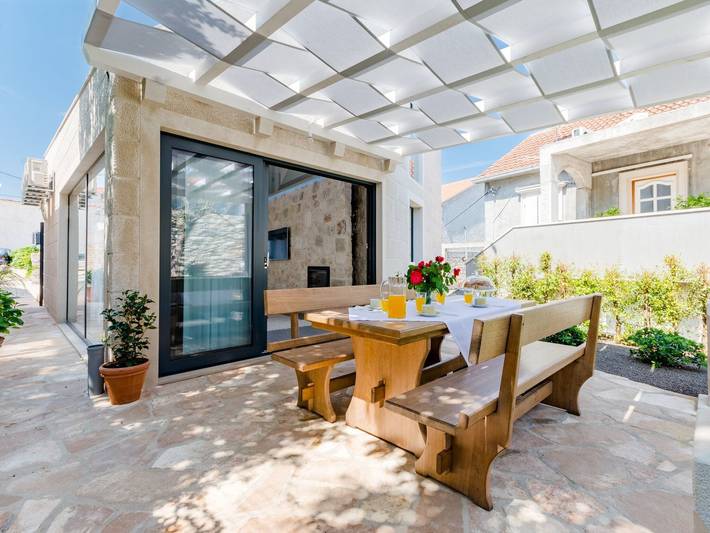 Villa pour 6 personnes, avec jacuzzi et piscine ainsi que jardin et terrasse, adapté aux familles à Sutivan - 2